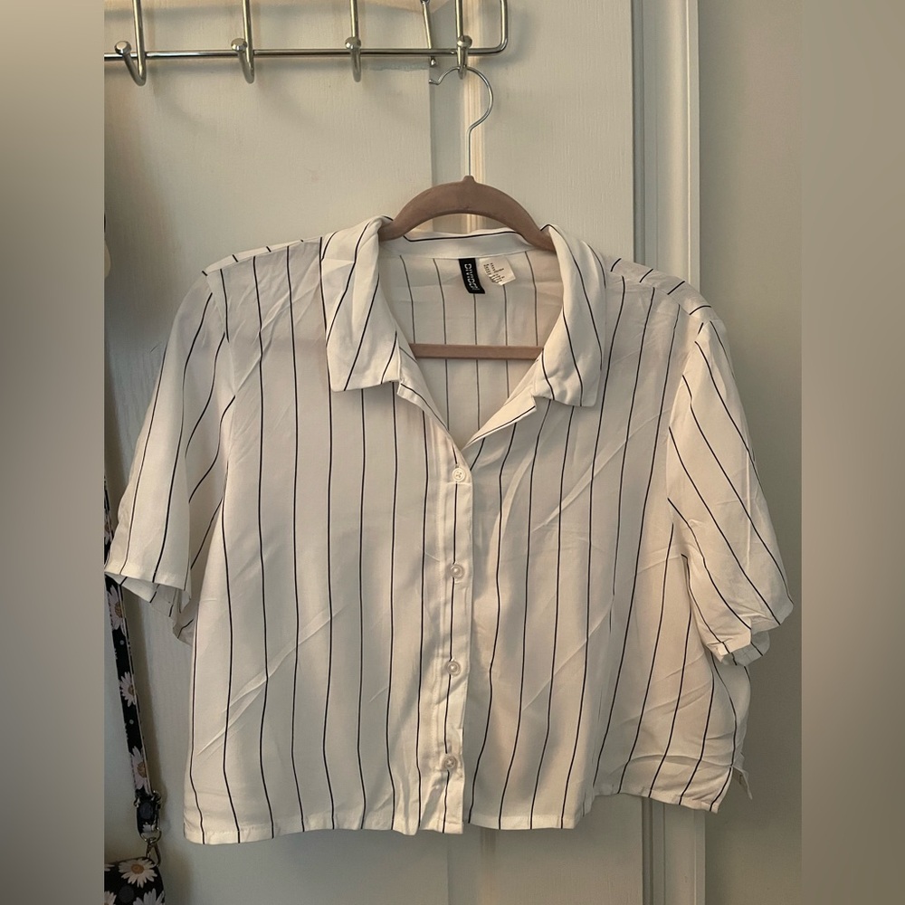 H&M White and Black Striped Blouse